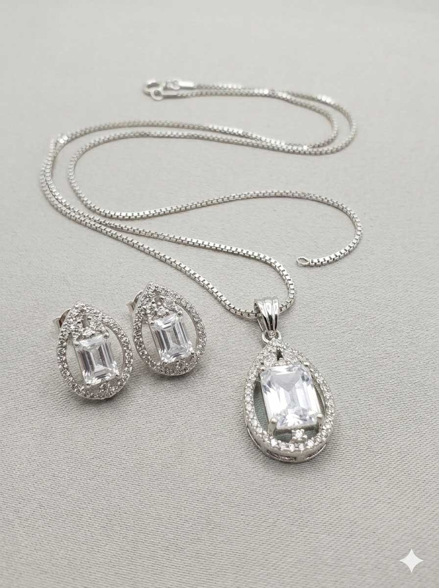 Clear Crystal Silver Tone Pendant Necklace Set